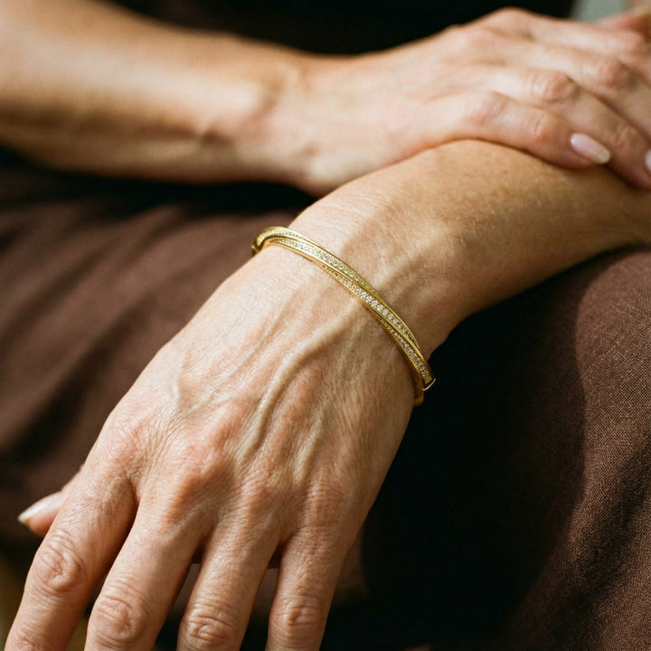 Elegantná krištáľová náramok so zlatými dvoma radmi