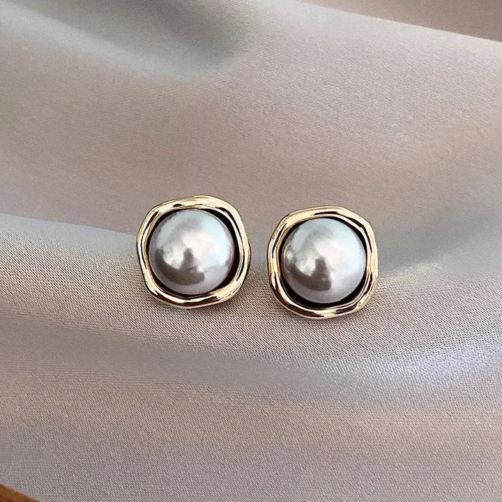 Elegantné čierne perlové náušnice