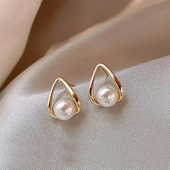 Náušnice Ocos Triangulárne s Elegantnými Perličkami