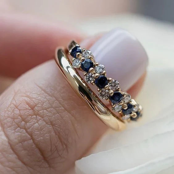 Elegantný vintage zlatý prsteň s modrými zirkónmi
